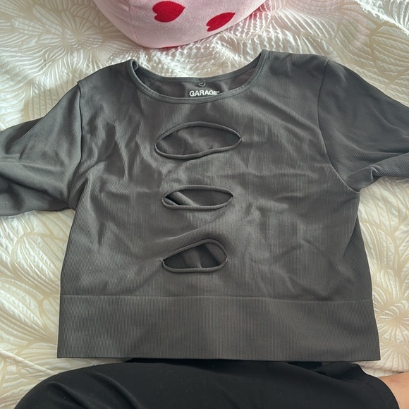 Garage Long Sleeve Crop Top - Picture 4 of 4